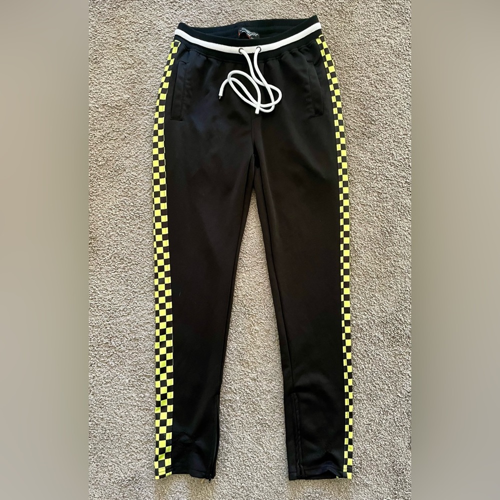 Men’s medium black green checkered Screenshot joggers pants bottoms